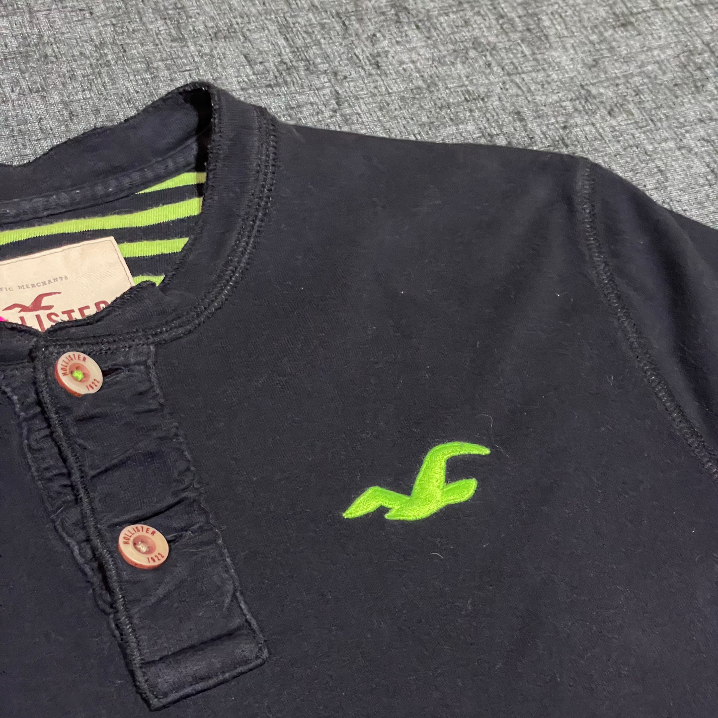 Hollister Long Sleeve T-Shirt Buttons - L